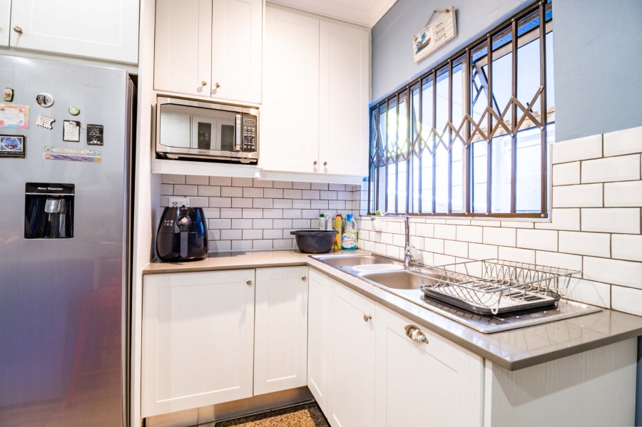 4 Bedroom Property for Sale in Rondebosch East Western Cape